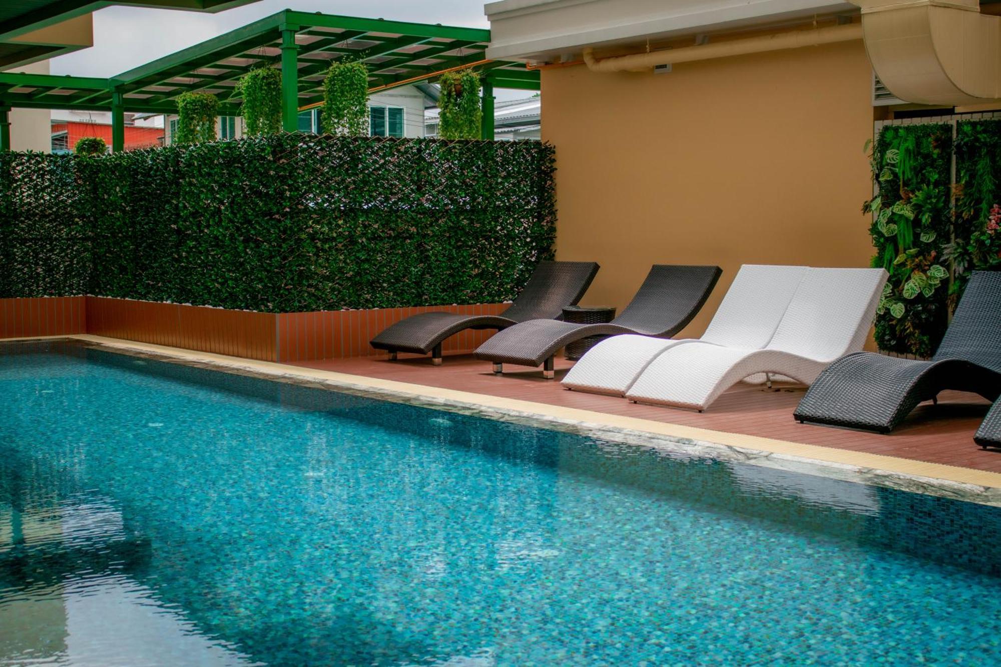 Siri Grand Bangkok Hotel Luaran gambar