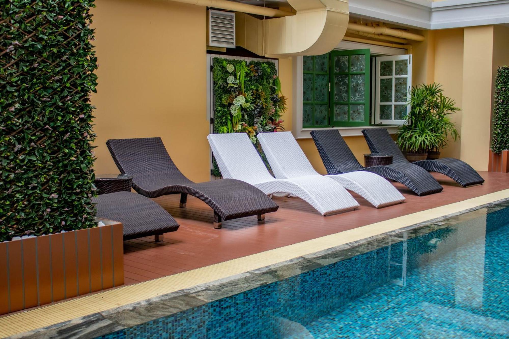 Siri Grand Bangkok Hotel Luaran gambar