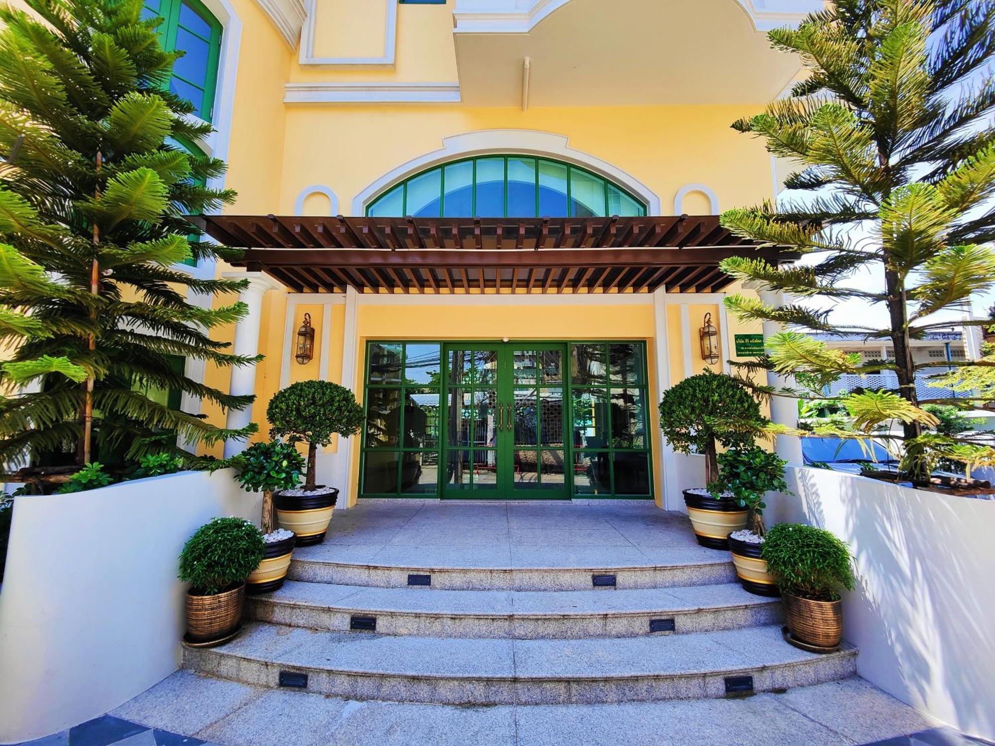 Siri Grand Bangkok Hotel Luaran gambar