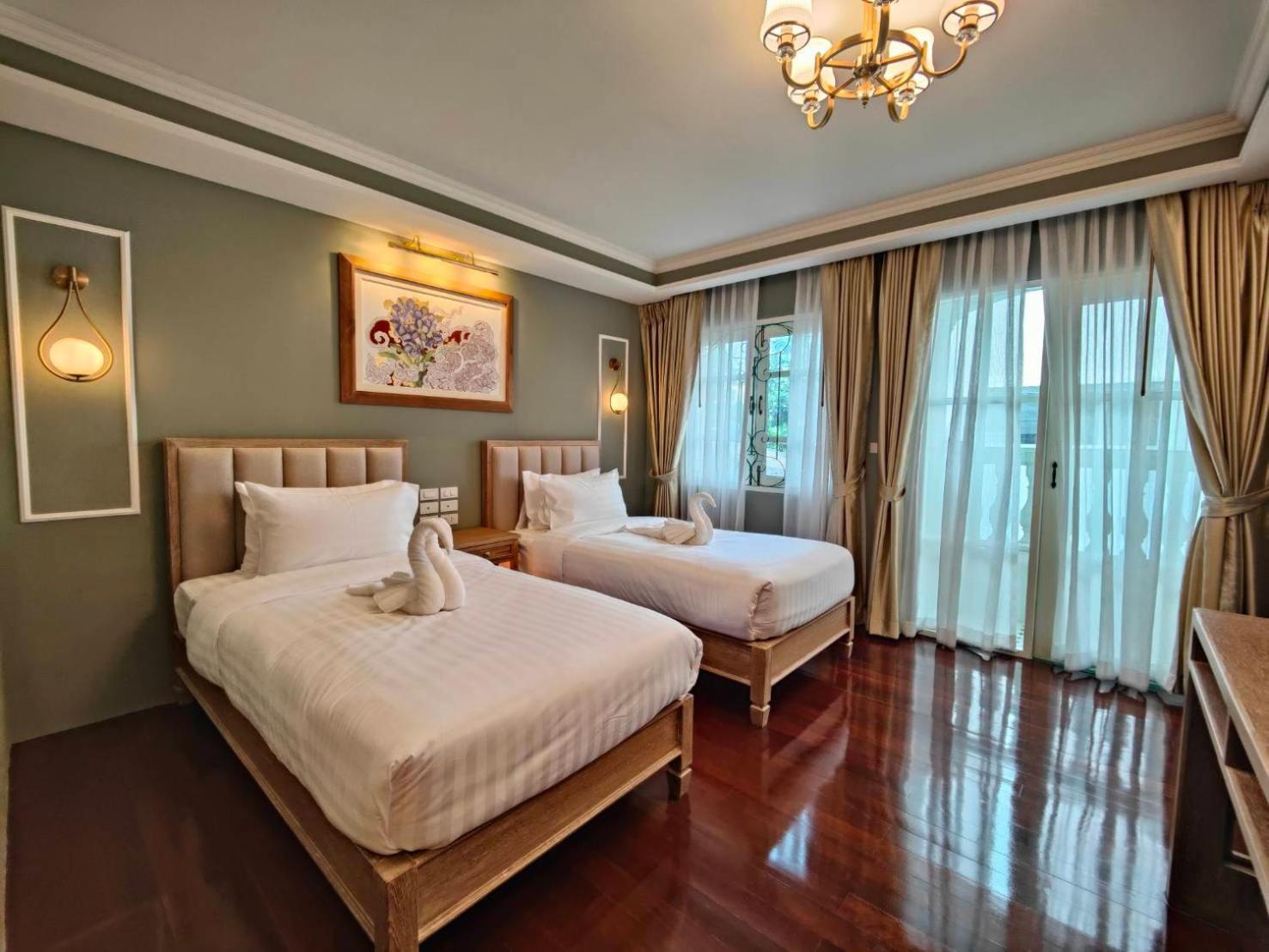 Siri Grand Bangkok Hotel Luaran gambar