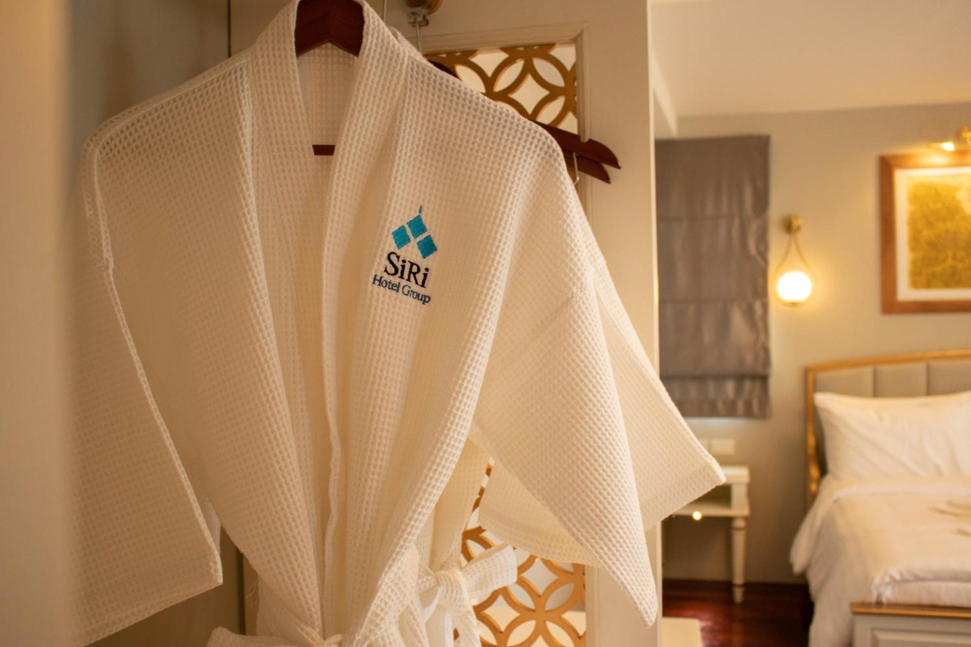 Siri Grand Bangkok Hotel Luaran gambar