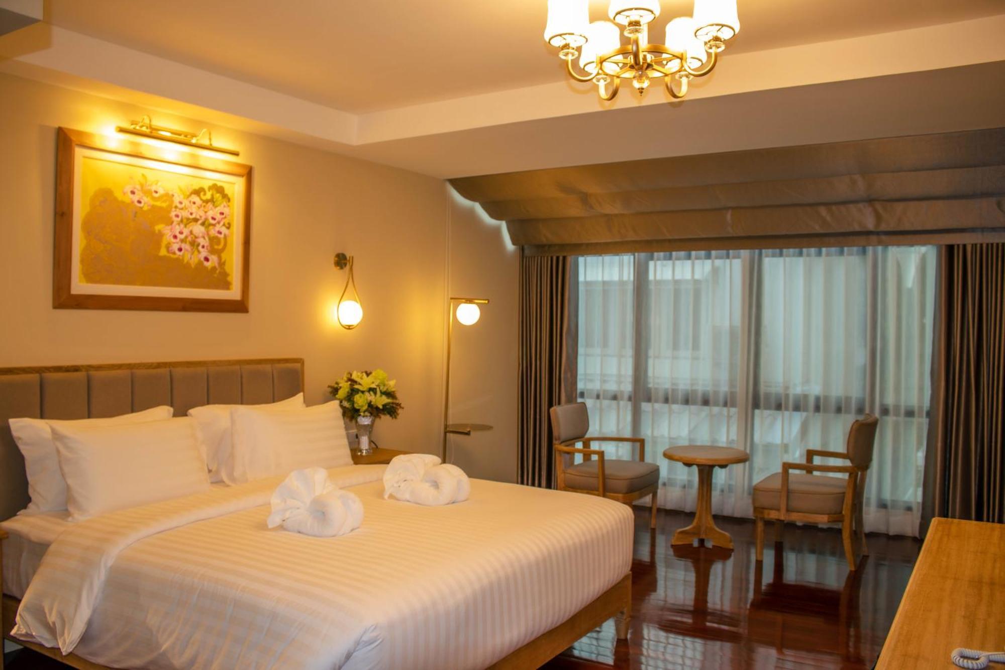 Siri Grand Bangkok Hotel Luaran gambar