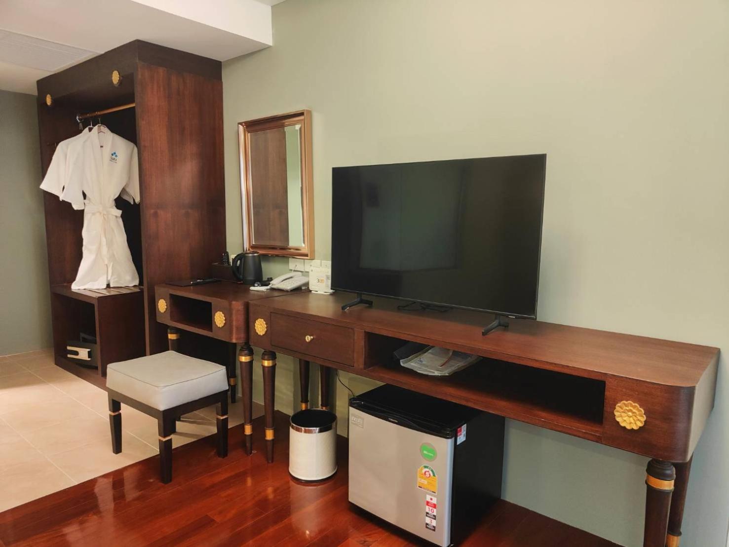 Siri Grand Bangkok Hotel Luaran gambar