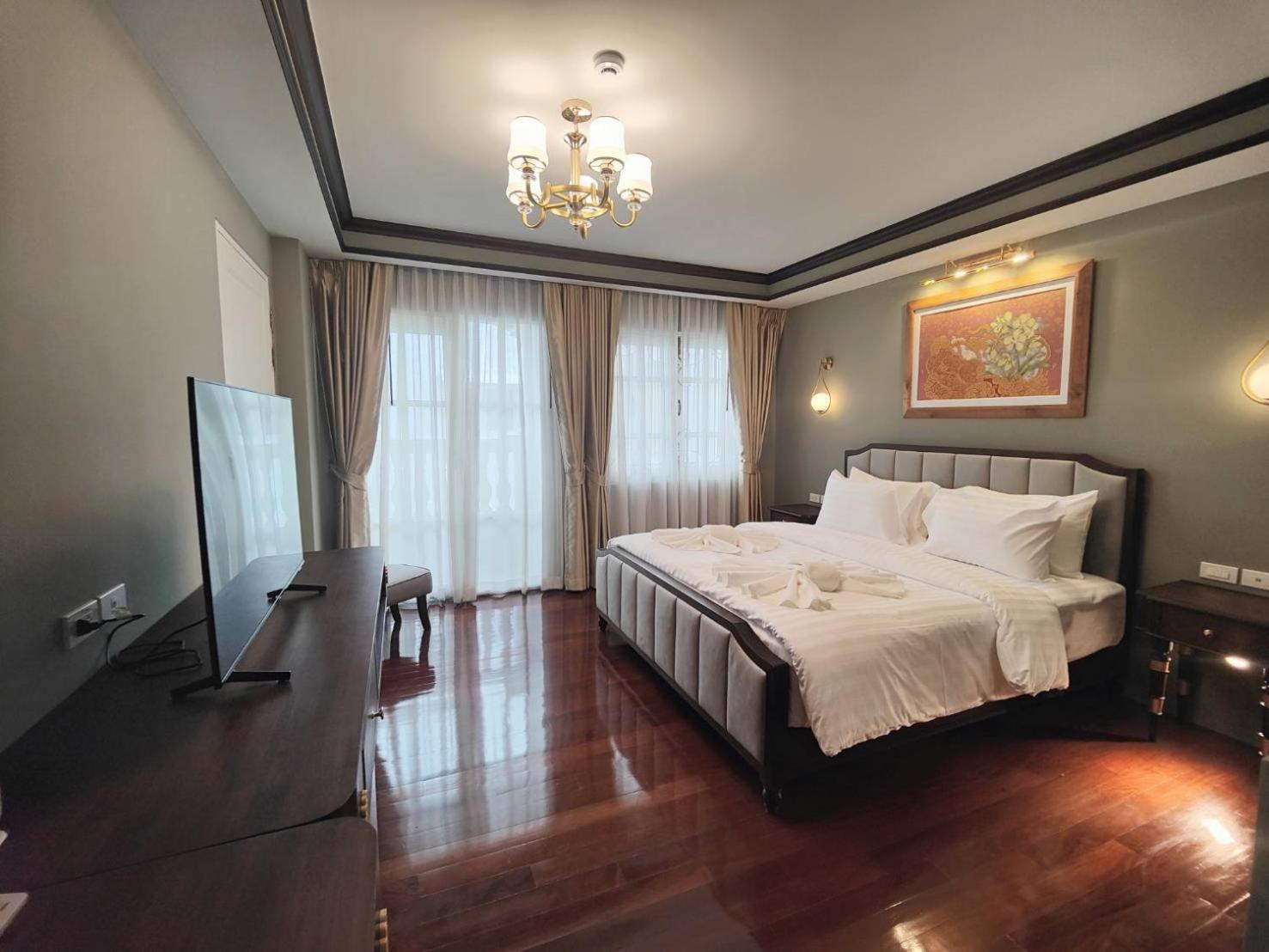 Siri Grand Bangkok Hotel Luaran gambar