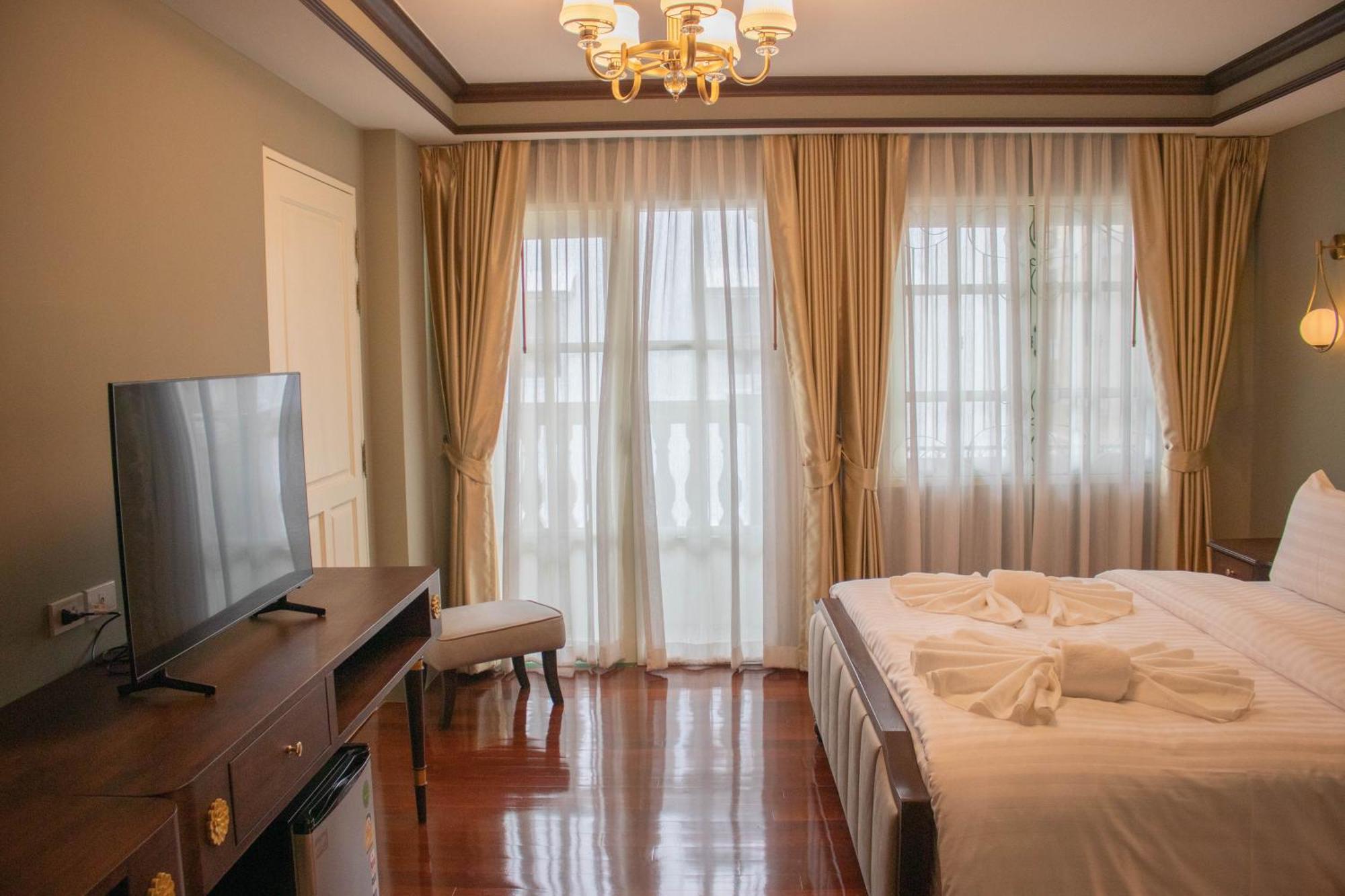 Siri Grand Bangkok Hotel Luaran gambar